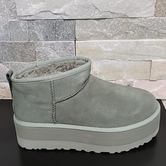 UGG Women's Classic Ultra Mini Platform Boot - Picture 6 of 10